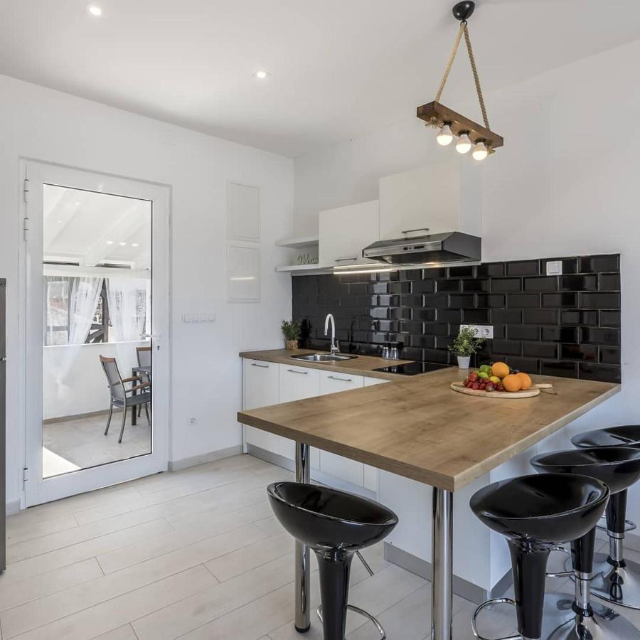 Luxury Apartments Skalinada Near Beaches, Tisno - Dalmatia Екстер'єр фото